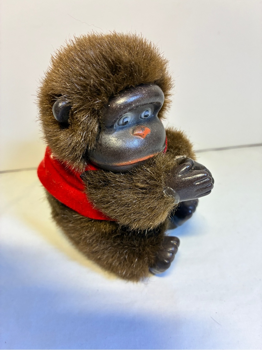 Vintage Hugger Gripper Clip On Toy Monkey Doll Niagara Falls Shirt